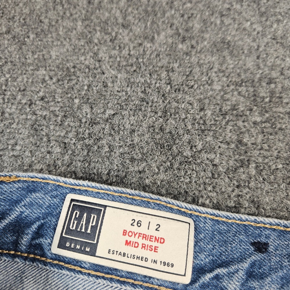 GAP Denim Boyfriend Mid Rise Jeans Light Wash Blue Button Fly Raw Hem Size 26 2 - Picture 7 of 11